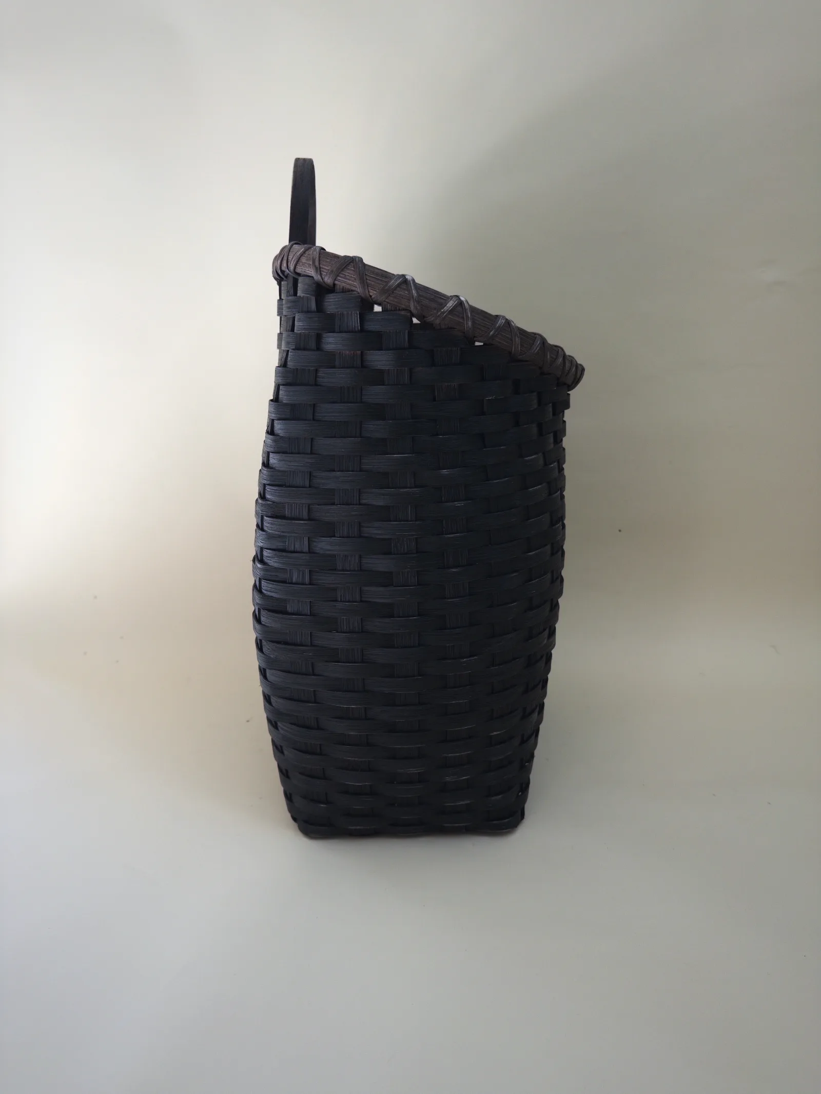 Primitive Front Porch Basket — image 3